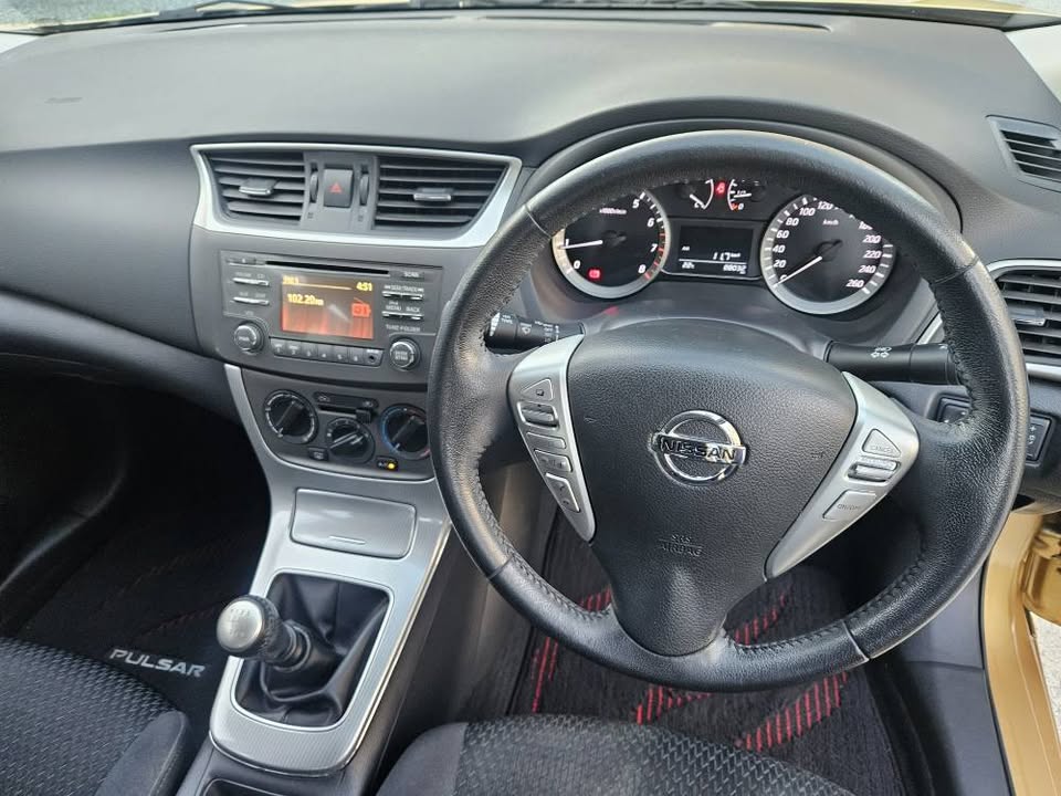2013 Nisssan Pulsar STS turbo11.jpg